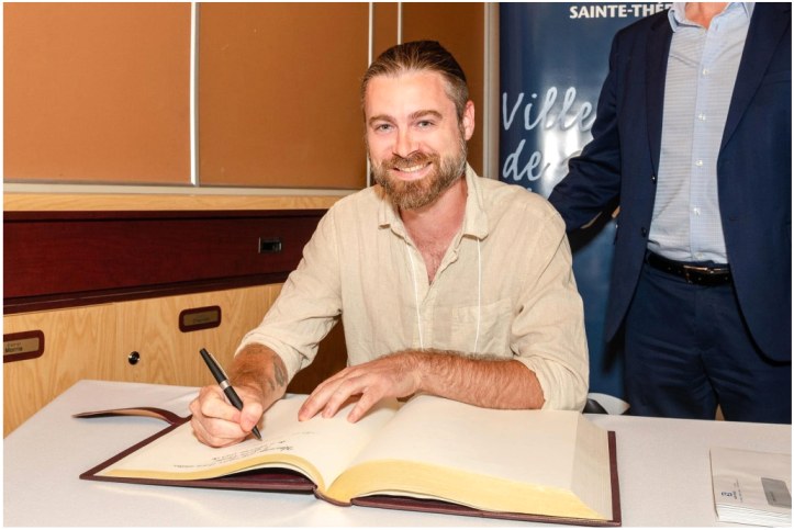 Gabriel Dunn dans son atelier